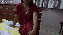 Индийская крошка Lily в трусиках с вырезами