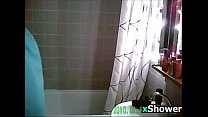 Viendo a mi novia ducharse con una cámara espía