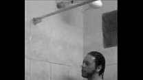 paraguayo en la ducha