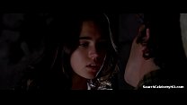 Jennifer Connelly dans Love and Shadows 1995