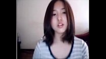 Корейская девушка перед вебкамерой