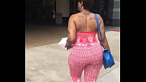 Nice Curved Ass Black Shaking