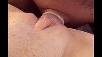 Transsexuelle douce Kylie Maria ayant une énorme bite dans le cul
