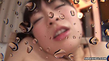 Назоми Хадзуки трахнута в ее скользкую пизду в видео от первого лица