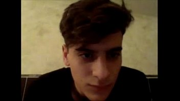 Vicenzo 19 ans. Jeune gay italien sur la came 1