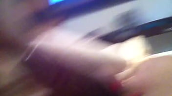 Die sexy rumänische Webcam-Schlampe fingert ihr schmutziges Arschloch - wird ihr Vater auf CAMSBARN.COM