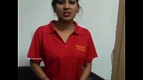 Сексуальная индийская девушка раздевается за деньги