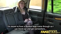 Fake Taxi Hot Babe in Heels mit großen natürlichen Titten