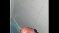 ScoopLuva masturbándose en la ducha