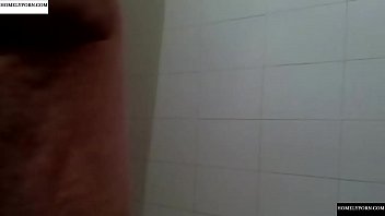 Banho e fudido no banheiro