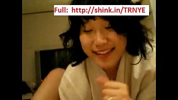 Nhi Hai Phong loves to play with birds FB: 18CAM.LIVE