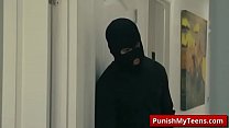 Submissos XXX Bandits Of Bondage com Sophia Leone vídeo-01