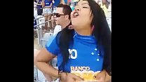 Novinha Showing the Peitinho in the Torcida do Cruzeiro | MegaNovinhas.com