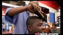 negozio di barbiere pompino
