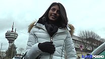 French Indian Teen will, dass ihre Löcher gefüllt werden [Full Video]