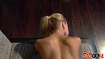 Nikky Thorne flessibile bionda Slut