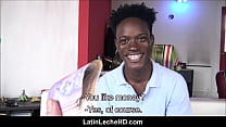 Straight Ebony Twink Mit Hosenträgern Und Aus Jamaika Bezahlt Um Homosexuell Filmemacher POV Ficken