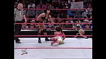 Mickie James gegen Victoria Raw 12/12/05