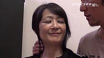 Мать, которая ведет себя японской едой Ёсико Накаяма 2