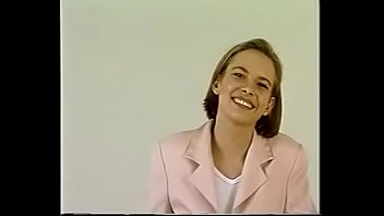 Немецкая юная блондинка Sabine на кастинге в ретро видео