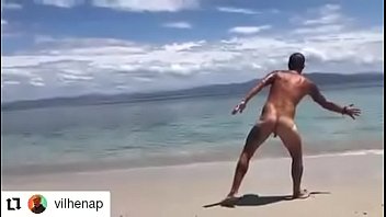 Paulo Vilhena pelado praia nudismo