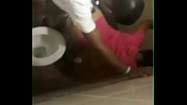 Sexo en el baño sudafricano