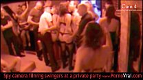 Festa dello Swinger francese in una parte del club privato 04