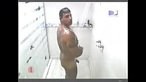 Alexandre Frota fa una doccia completamente nuda alla Casa dos Artistas