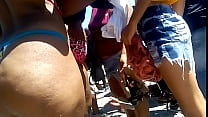 Rabuda na praia da Barra, segunda feira de carnaval salvador
