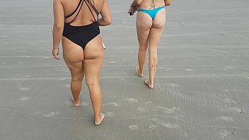 Me and my friend enjoying tasty on the beach !!! Honey Fairy - Paty Butt - El Toro De Oro