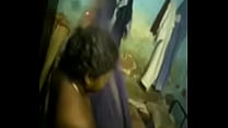 Femme au foyer tamoule sudha après des rapports sexuels illégaux