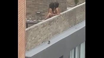 Lesben auf dem Dach