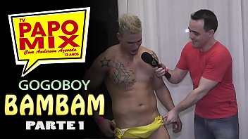 PapoMix Moment - Горячая красотка Бамбам в желтом купальнике появляется во время интервью - Часть 1 - WhatsApp PapoMix (11) 94779-1519