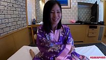 41 साल की जापानी पत्नी अपने पति और लड़कों को पैसे के लिए सेक्स करते हुए धोखा देती है। एशियाई कुतिया काले बालों वाली बिल्ली और tatoo और blowjob.shower एमआईएलए OSAKAPORN के साथ सेक्स प्यार करता है
