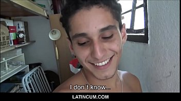 Netter junger Straight Twink Latino-Junge bezahlt, um seinen schwulen Chef vor Ort POV zu ficken