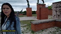 Кира Куин наказывает пасынка за кражу Сталинской медали из Советского музея!