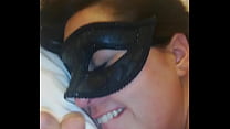 Amigo fazendo corno com máscara 6