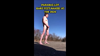Total Naked Parking Lot Bare Feet Février 2020