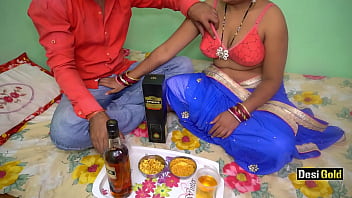 Indischer Randi fickt auf Bauernhof-Sex-Party