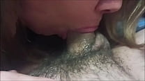 ogromny ładunek spermy w ustach po leniwym lodziku
