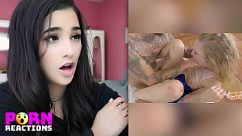 ポルノの反応：18歳のイザベルが初めてポルノを見る（実際の反応）