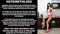 La sexy cameriera rosa Hotkinkyjo si auto fisting il suo buco anale e prolasso