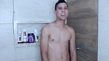 brand new in the bath (second part on redvideos)