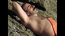 Manly Hot Straight Stud saugt Hugh Dick Pickup am Strand