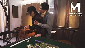 [Nacional] Madou Media Works / MD-0112 Una chica trabajadora en una sala privada de mahjong 001 / Visualización gratuita