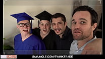 Hot Stepsons Marco Bianchi et Harvey Sid célèbrent leur remise de diplômes avec une fête de sperme