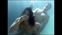 Christina Aguchi - Sexe sous l'eau : passion