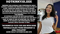 HotkinkyjoはMrHankeyと肛門脱出からの巨大なディルドで彼女のお尻をファック