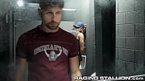 RagingStallion - Drew Dixon si fa maneggiare un uomo e scopare velocemente