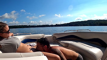 Les dernières semaines de l'été, nous avons donc dû faire du sexe torride sur le lac